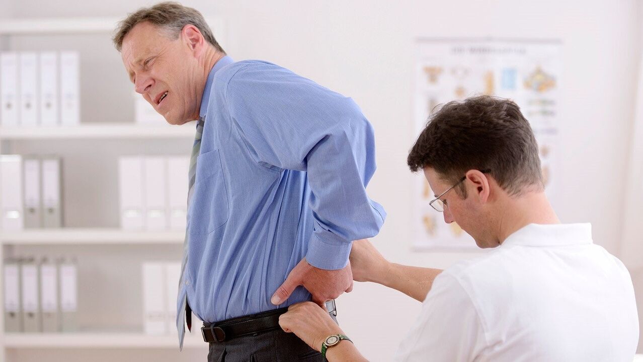 Obisk zdravnika zaradi bolečin v hrbtu