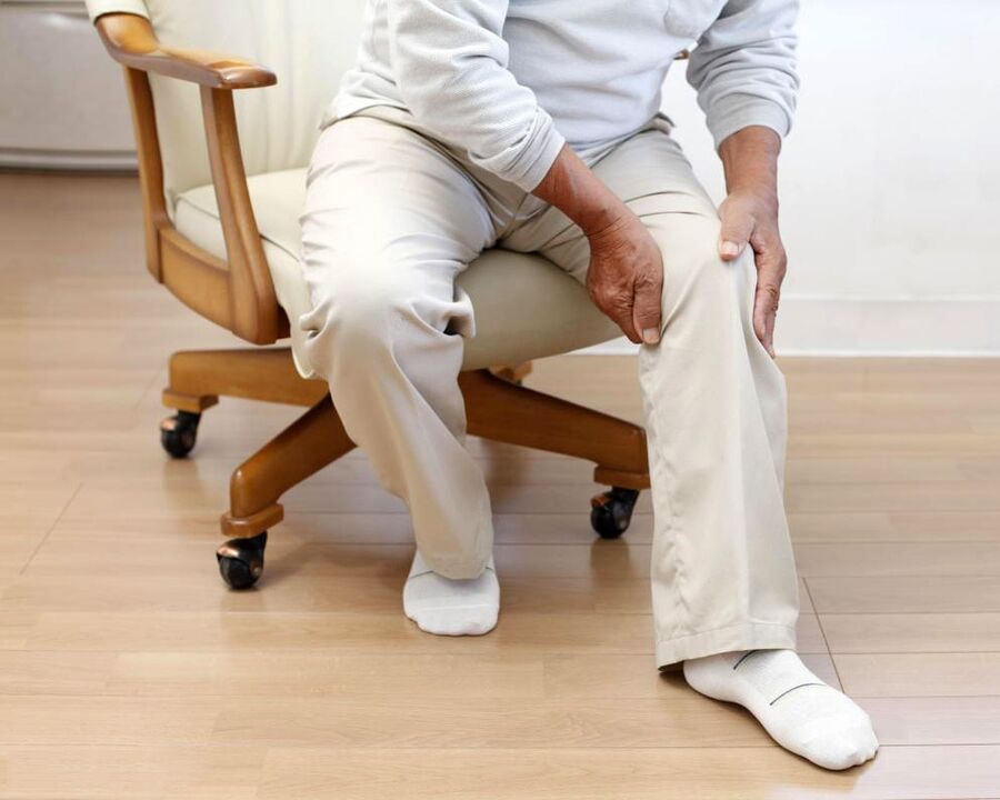 Osteohondroza sklepov se kaže kot zmanjšana gibljivost in bolečina